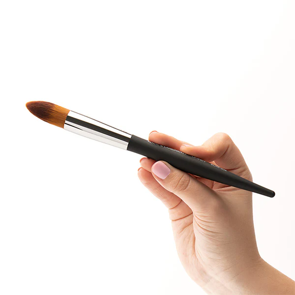 BOM206 Pointed Foundation Brush - Image 3