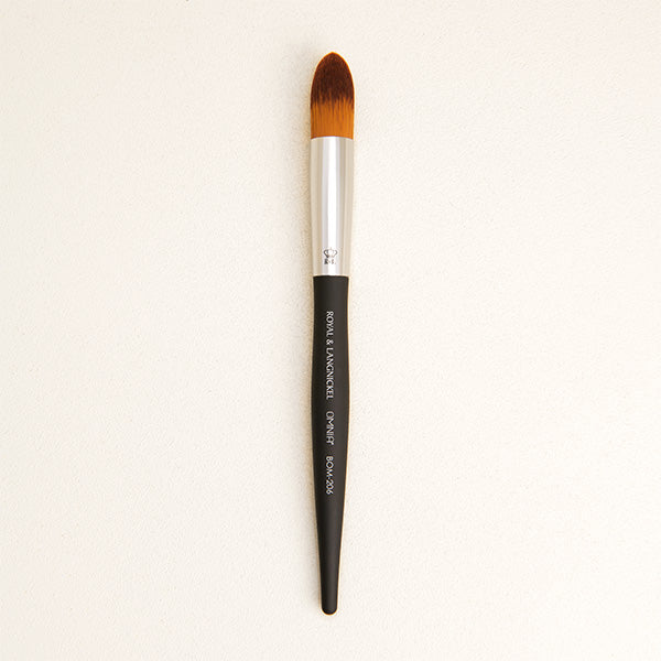 BOM206 Pointed Foundation Brush - Image 5