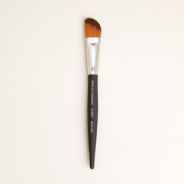 BOM240 Angled Foundation Brush - Image 5