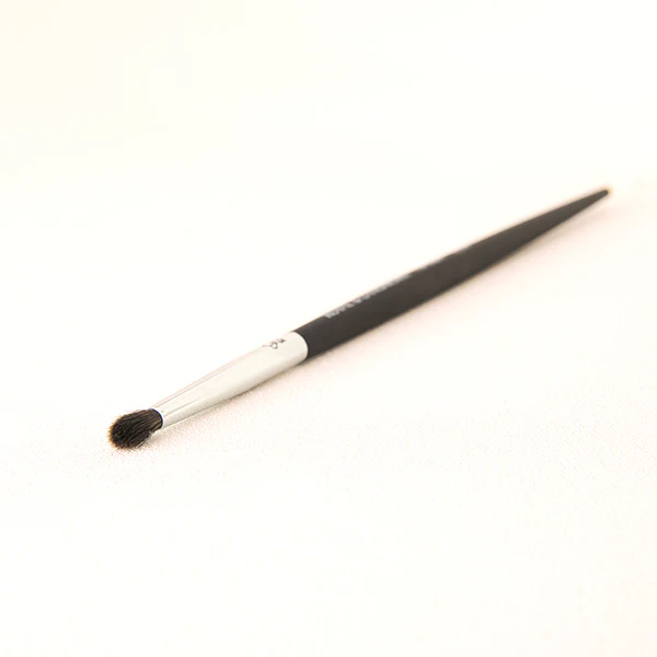 BOM428 Small Eye Highlighter Brush - Image 4