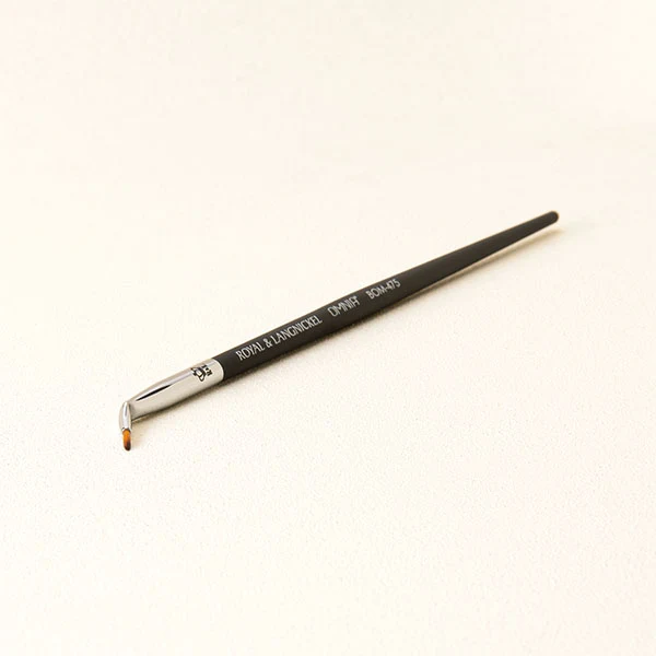 BOM475 Bent Eyeliner Brush - Image 4