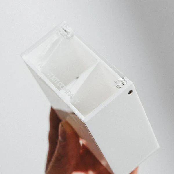 Box 1.0 - Image 7