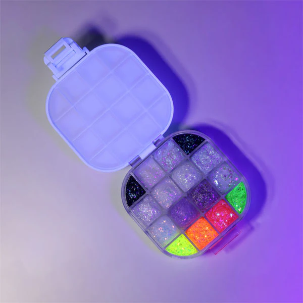SPACECASE MINI Illuminating Pro-Palette - Image 3